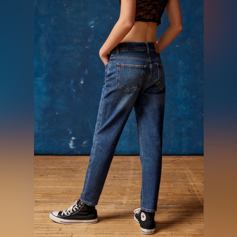 NWT BDG Mid Rise Skinny Jeans. Size 28 - Picture 2 of 3